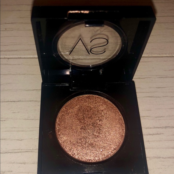 VICTORIAS SECRET EYE SHADOW IN PROVOCATEUR - Picture 2 of 4